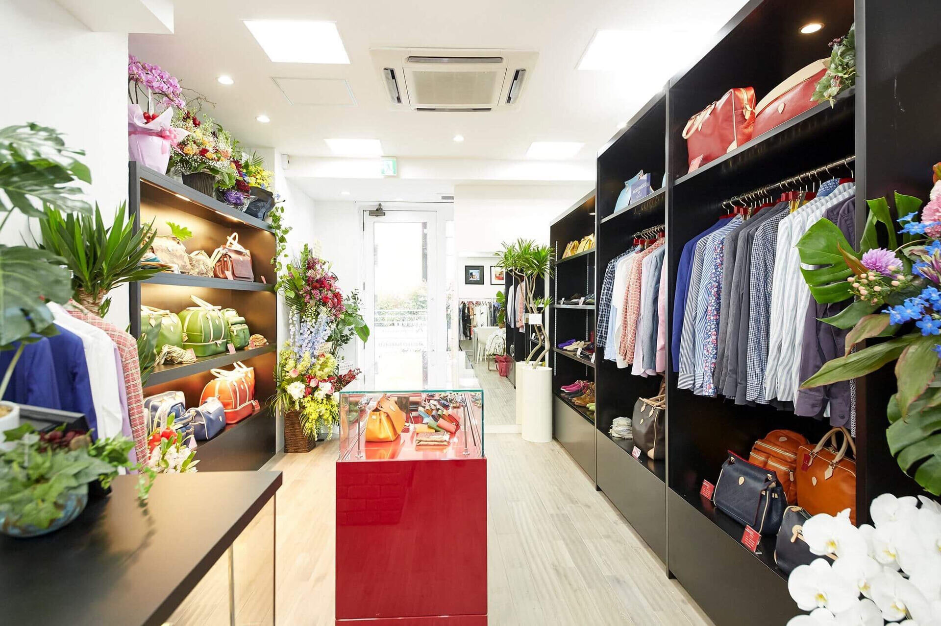 アパレルショップ（ポルタロッサ）