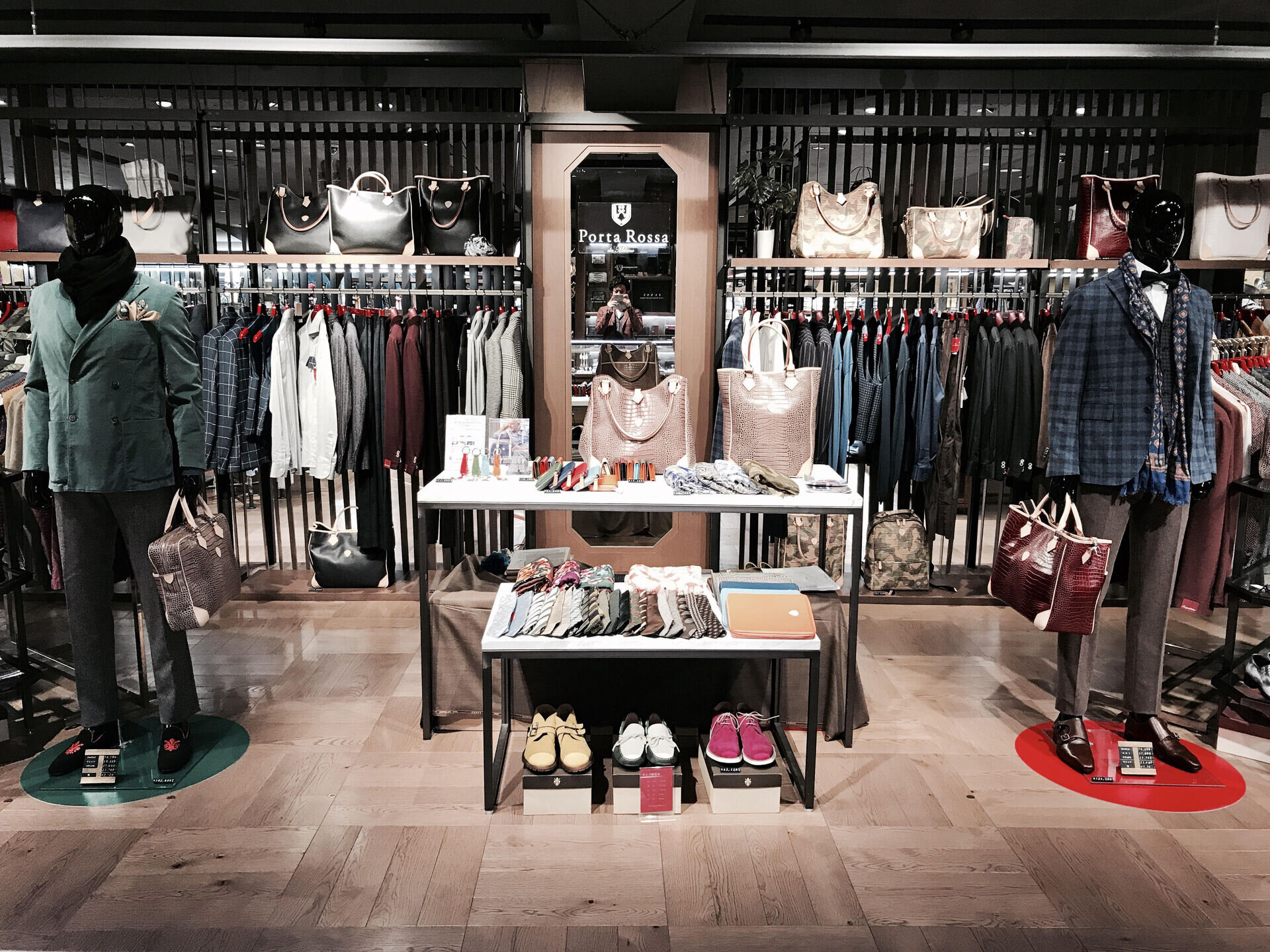 アパレルショップ（ポルタロッサ）